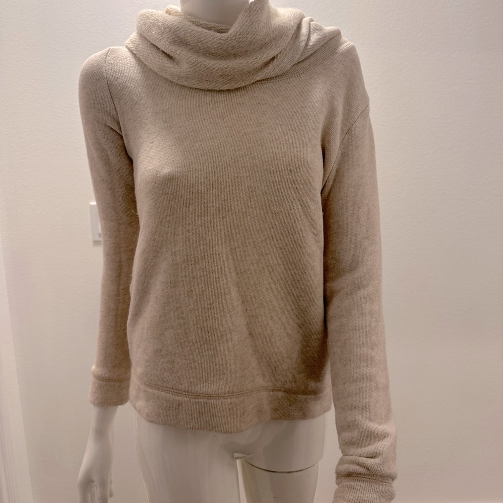 J. CREW PULLOVER SWEATER